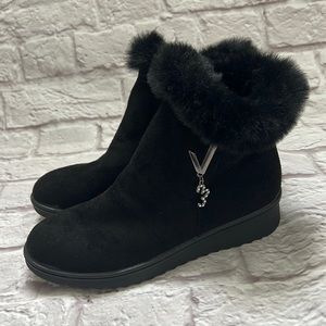 Women’s black bootie boots with Fur NEW